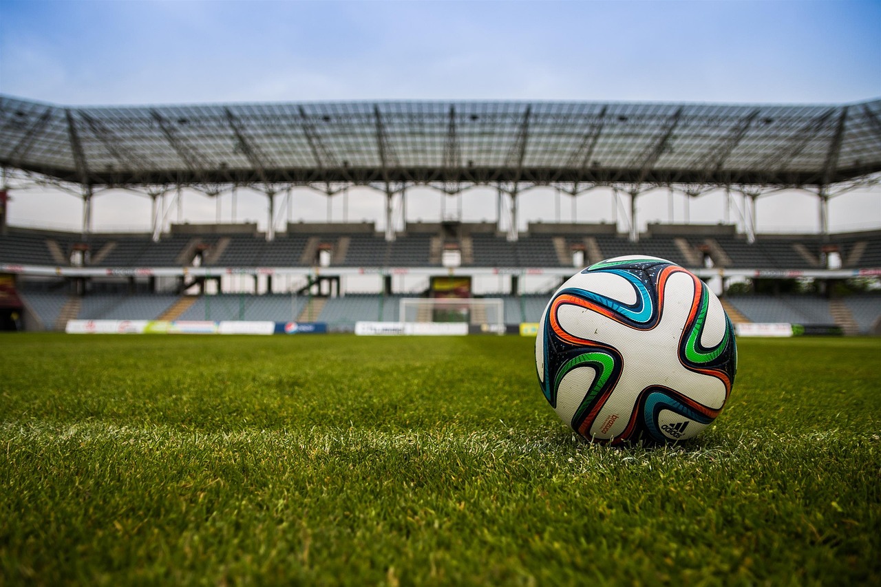 Bleachers, soccer field e stadium