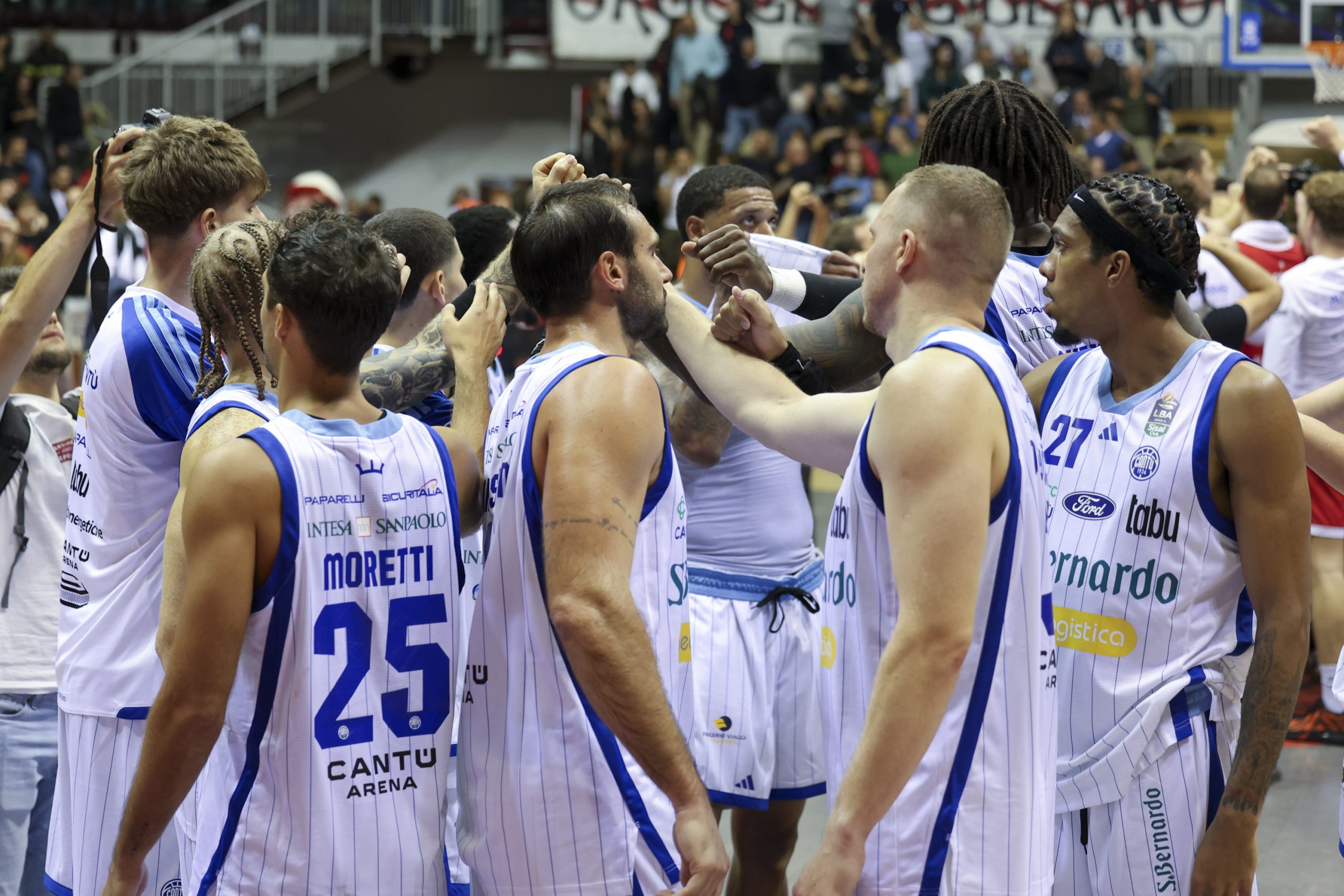 Pallacanestro Cantù, la proprietà conferma il sostegno e chiede interventi per migliorare i risultati
